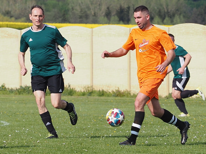 Aktuální zpravodajství OFS Hradec do 7. 5. 23 + fotogalerie Jeníkovice vers. Cerekvice + Premier Steel pohár dospělí semifinále + finále